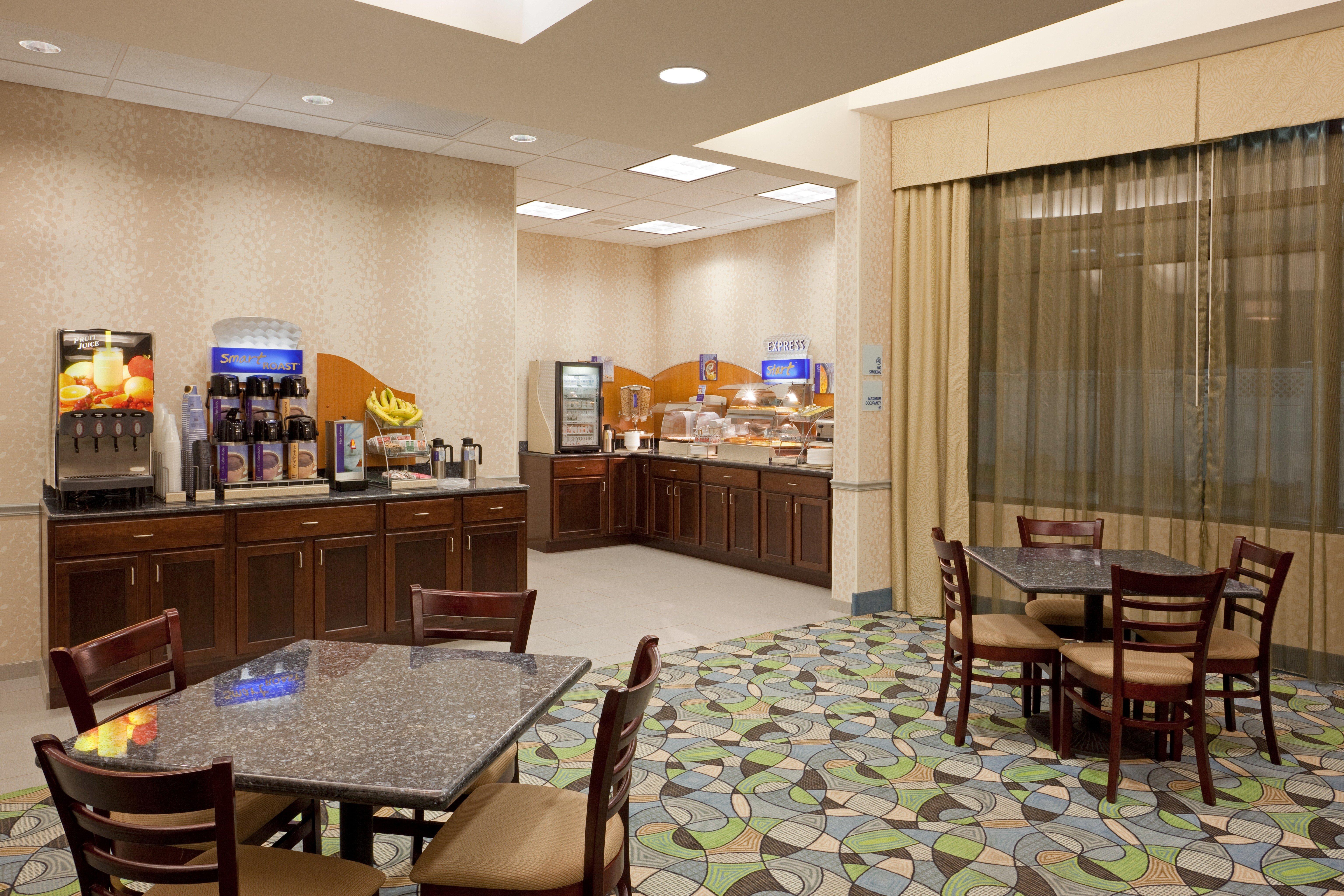 Comfort Inn & Suites Plainville-Foxboro Exterior photo