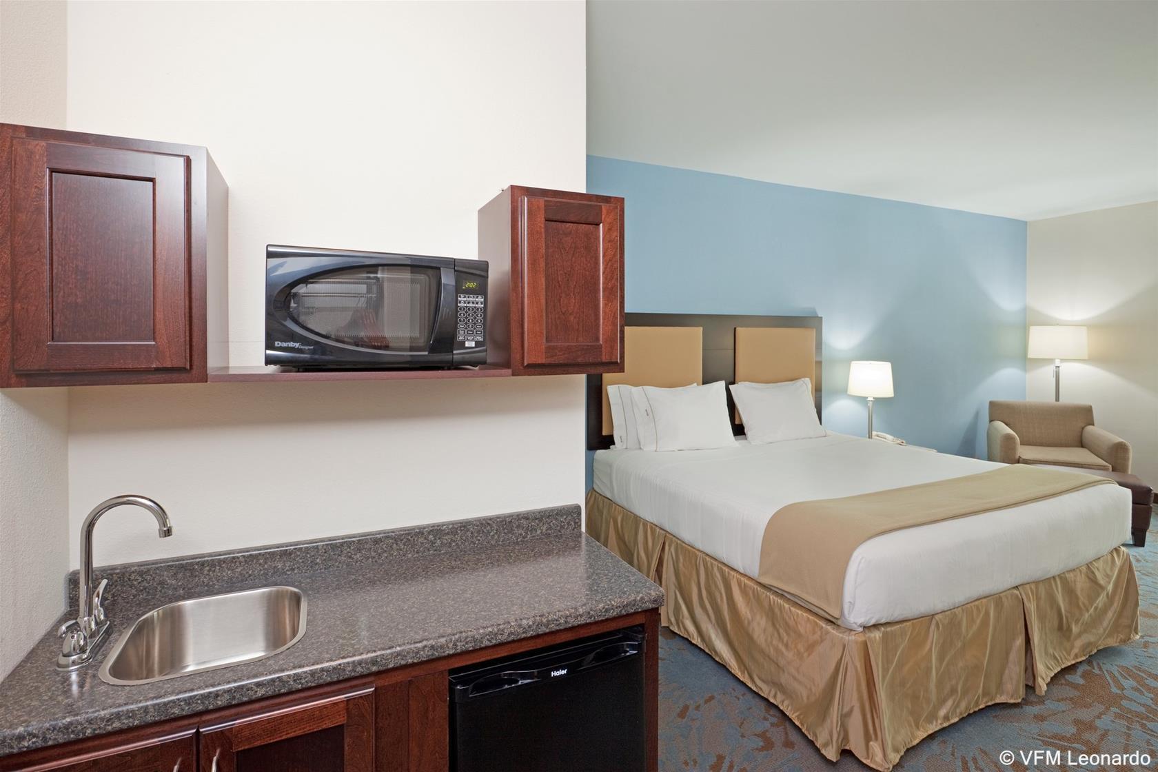 Comfort Inn & Suites Plainville-Foxboro Exterior photo
