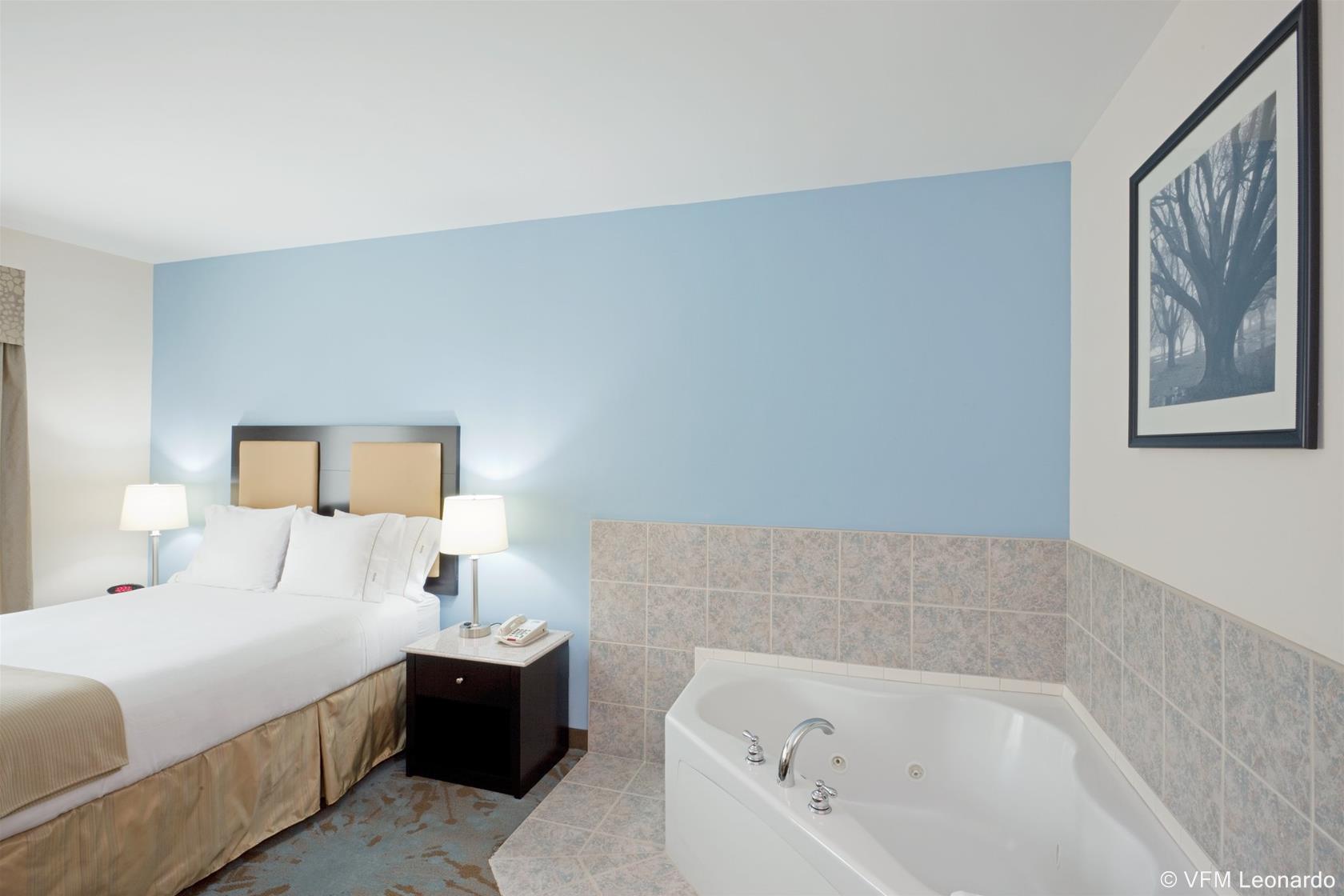 Comfort Inn & Suites Plainville-Foxboro Exterior photo
