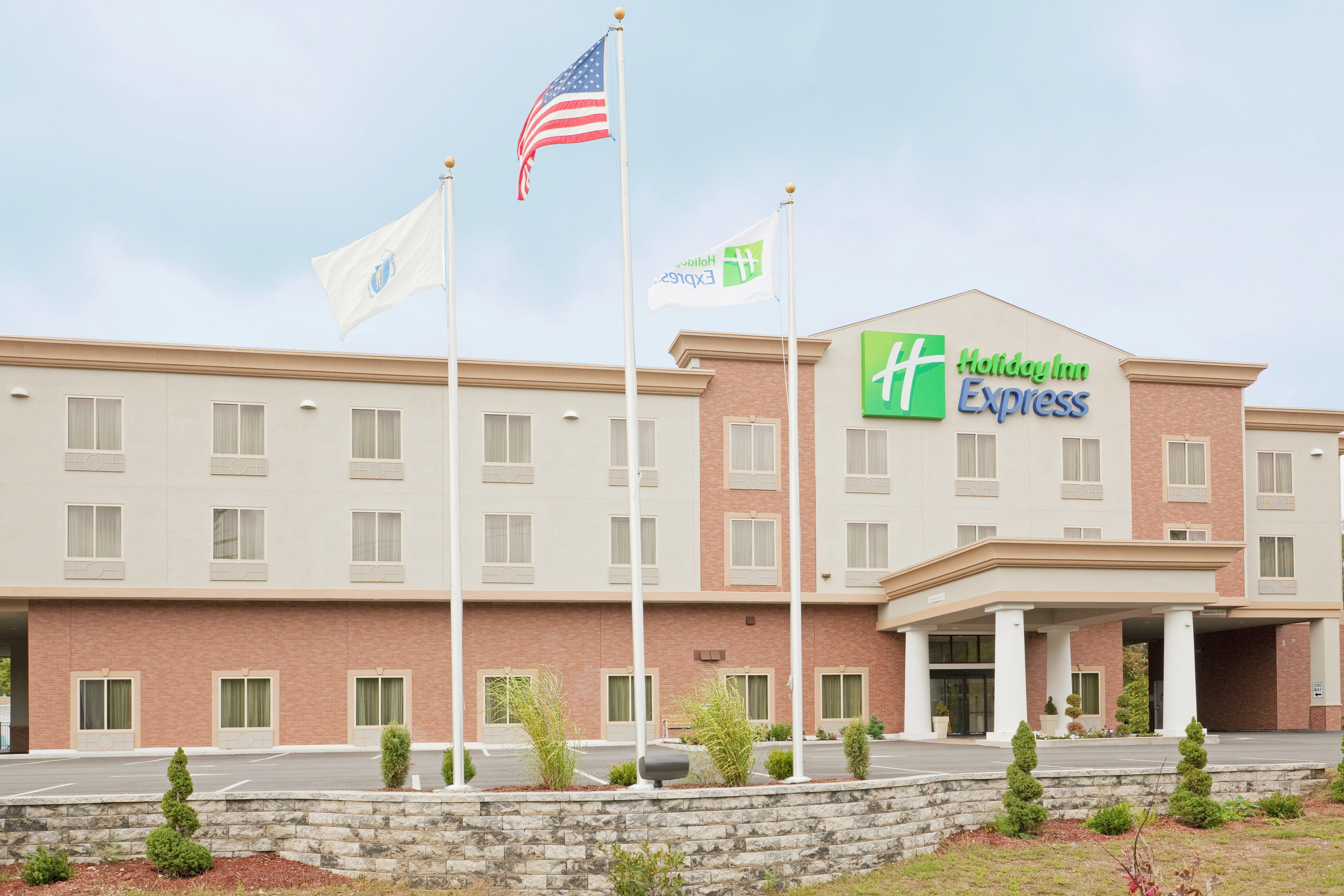 Comfort Inn & Suites Plainville-Foxboro Exterior photo