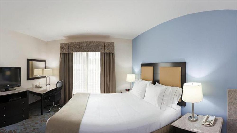 Comfort Inn & Suites Plainville-Foxboro Exterior photo